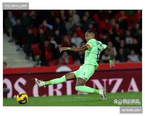 巴西拉菲尼亚伤愈进展 巴萨边锋状态恢复成关键因素