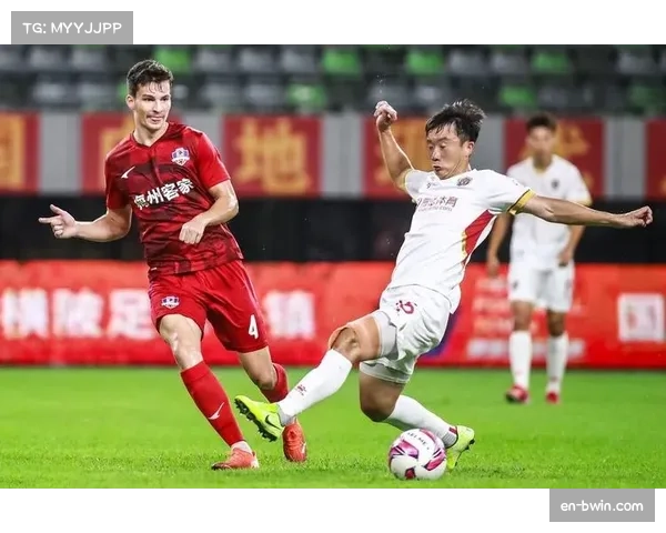 巴萨赫拉德·马丁横向补防出色，左中卫位置防守覆盖全面